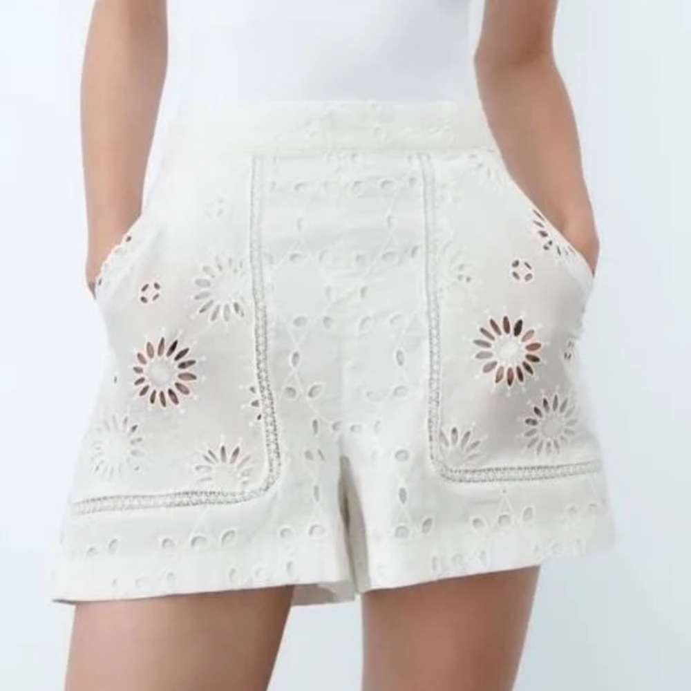 NWT Zara white eyelet shorts size large